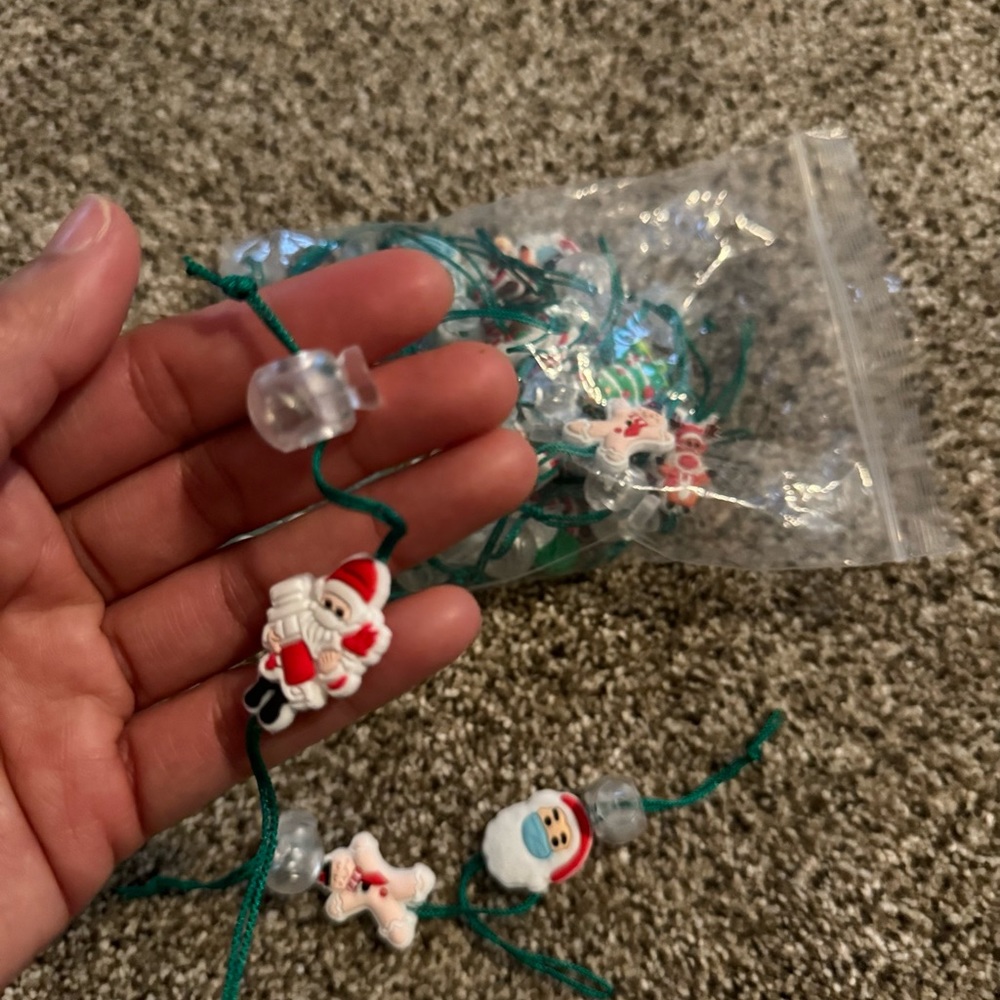 New lot of 30 pieces Christmas craft items